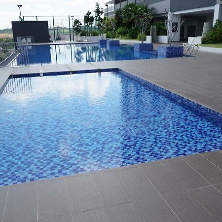2 Carpark Gep 5 Star Hotel Bed & Sofa Studio Seri Kembangan Zewnętrze zdjęcie